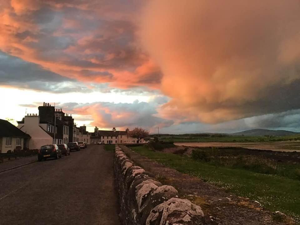 Cornmill House, With Outstanding Sea Views In Garlieston Apartment Exterior photo